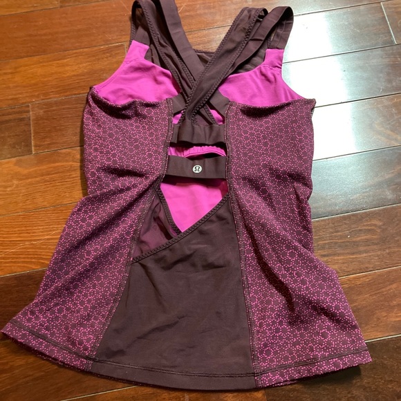 Lululemon Burgundy & Pink Striped Strappy Workout Tank Top Size 8 - Picture 4 of 6